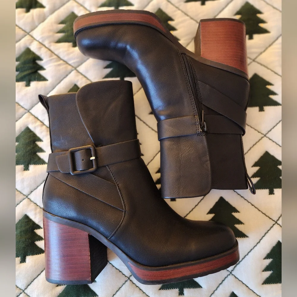 Korks Marci Black Heeled Boots - Picture 1 of 9